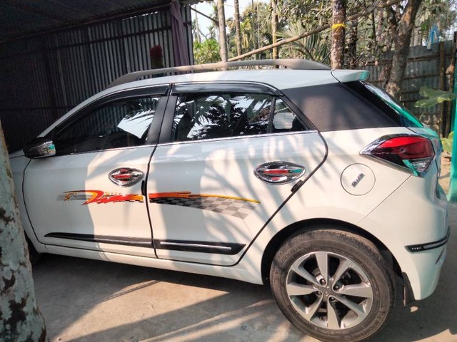 Second-hand 2015 Hyundai i20 Sportz Option 1.4 CRDi for sale in Bongaigaon-5