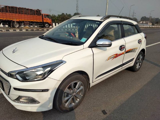 Second-hand 2015 Hyundai i20 Sportz 1.4 CRDi for sale in Bongaigaon-0