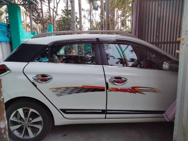 Second-hand 2015 Hyundai i20 Sportz Option 1.4 CRDi for sale in Bongaigaon-1