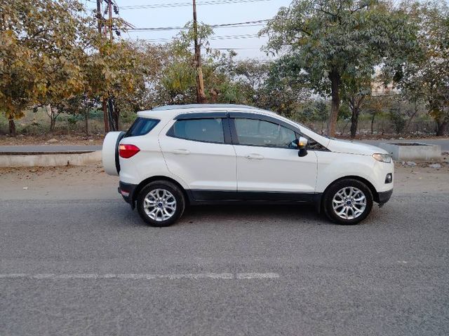 Ford Ecosport 1.5 Ti VCT AT Titanium BSIV Second-hand 2015 Ford Ecosport 1.5 Ti VCT AT Titanium BSIV for sale in Greater Noida