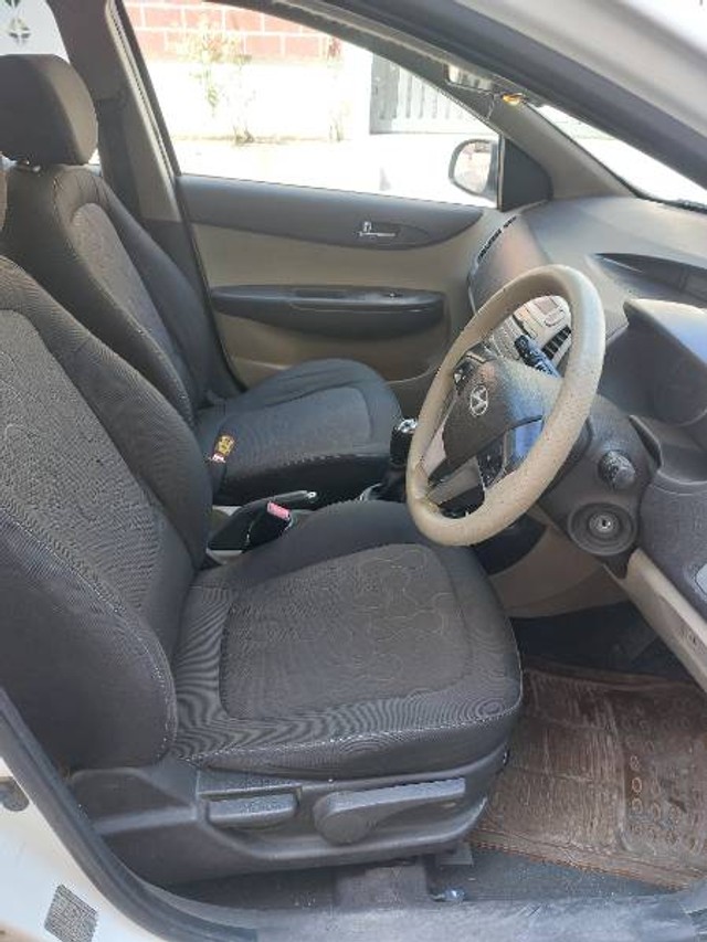 Second-hand 2011 Hyundai i20 1.4 CRDi Asta for sale in Rajkot-3