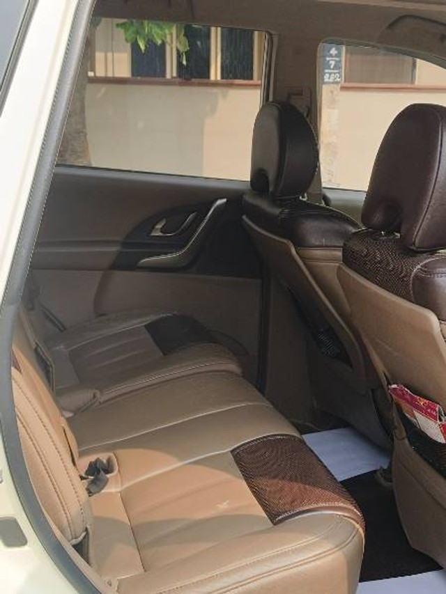 Second-hand 2014 Mahindra XUV500 W8 FWD for sale in Vijayawada-9