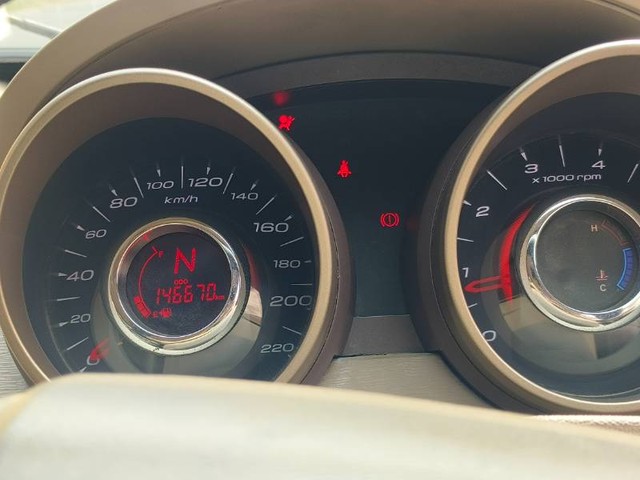 Second-hand 2014 Mahindra XUV500 W8 FWD for sale in Vijayawada-11