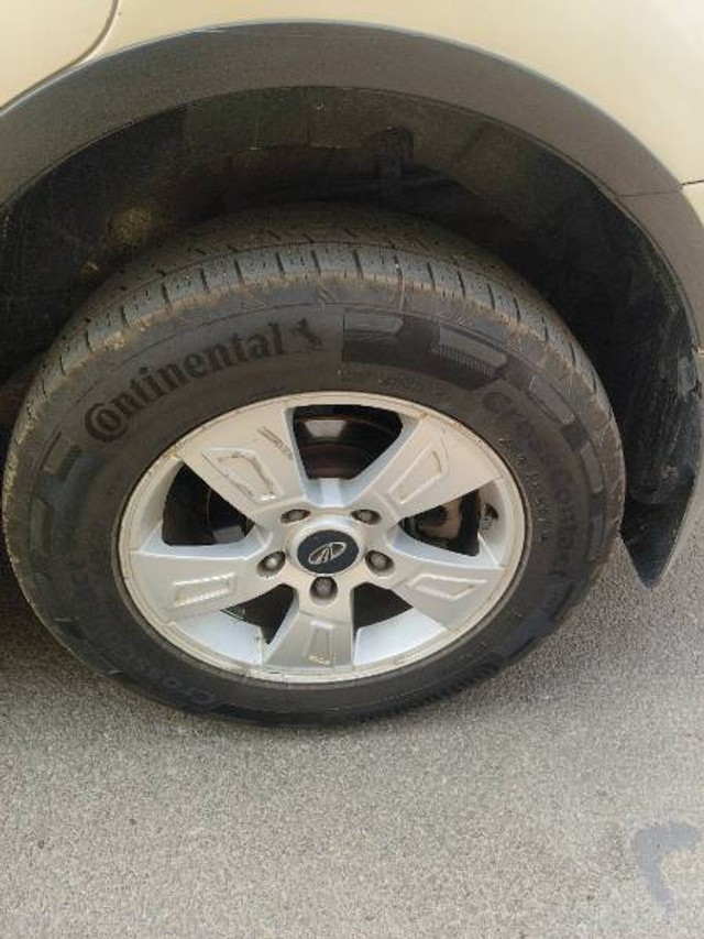 Second-hand 2014 Mahindra XUV500 W8 FWD for sale in Vijayawada-5