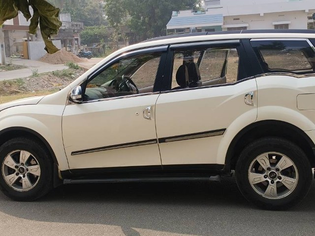 Second-hand 2014 Mahindra XUV500 W8 FWD for sale in Vijayawada-6