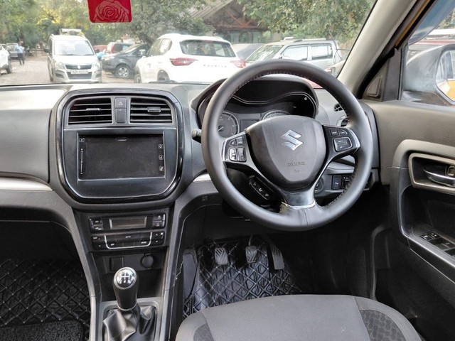 Second-hand 2016 Maruti Vitara Brezza ZDi for sale in Kolar-3