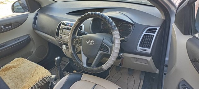 Second-hand 2014 Hyundai i20 Sportz 1.4 CRDi for sale in Rajkot-9