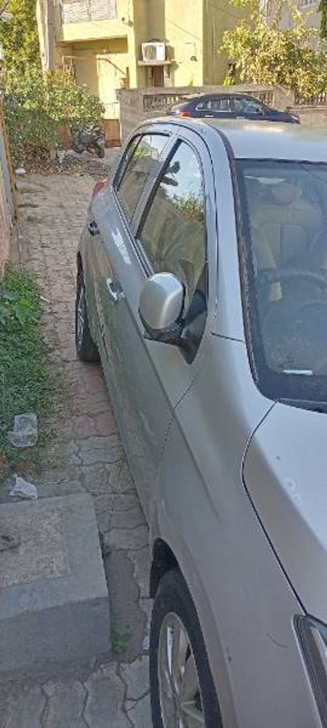 Second-hand 2014 Hyundai i20 Sportz 1.4 CRDi for sale in Rajkot-5