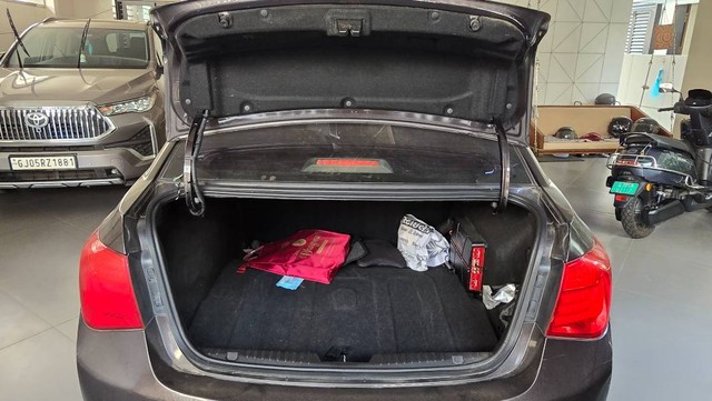 Second-hand 2017 Chevrolet Cruze LTZ for sale in Surat-3