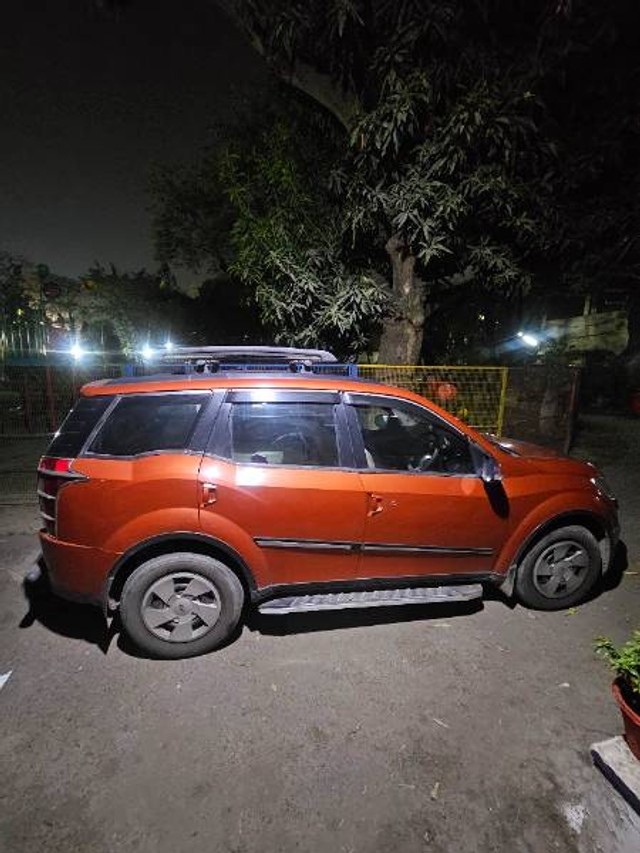 Second-hand 2018 Mahindra XUV500 R W10 FWD for sale in Kolkata-2