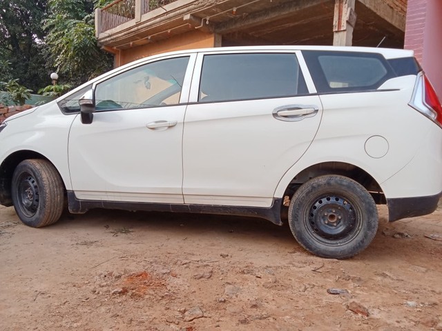 Second-hand 2019 Mahindra Marazzo M4 for sale in Ghazipur-4