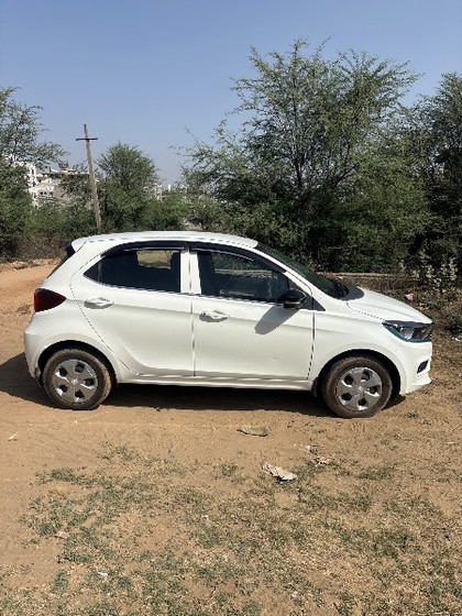 Tata Tiago EV XT LR - Photo 1