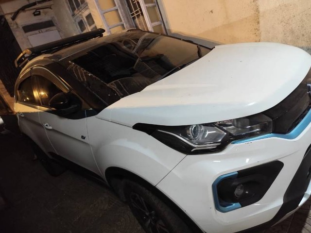 Tata Nexon EV XZ Plus LUX - Photo 3
