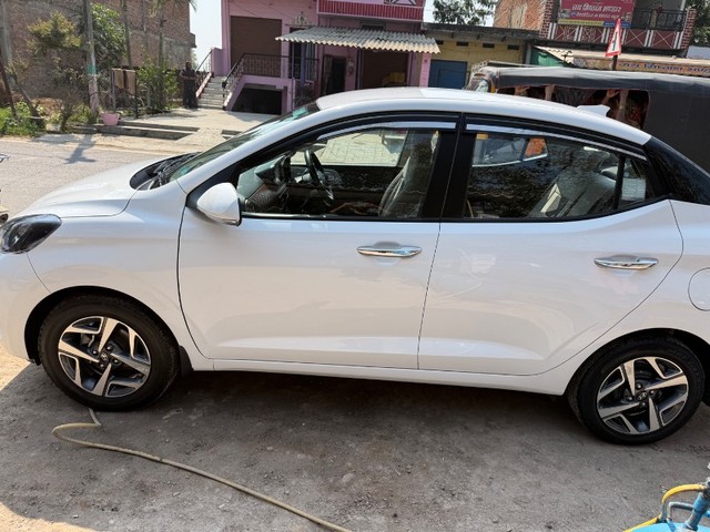 Second-hand 2024 Hyundai Aura SX CNG for sale in Ghazipur-4