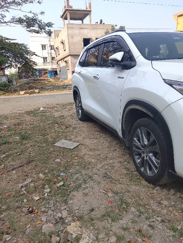 Second-hand 2024 Toyota Innova Hycross ZX Hybrid for sale in Chennai-4