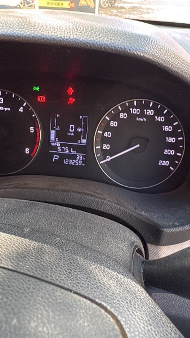 Second-hand 2017 Hyundai Creta 1.6 CRDi SX Plus for sale in Morbi-2