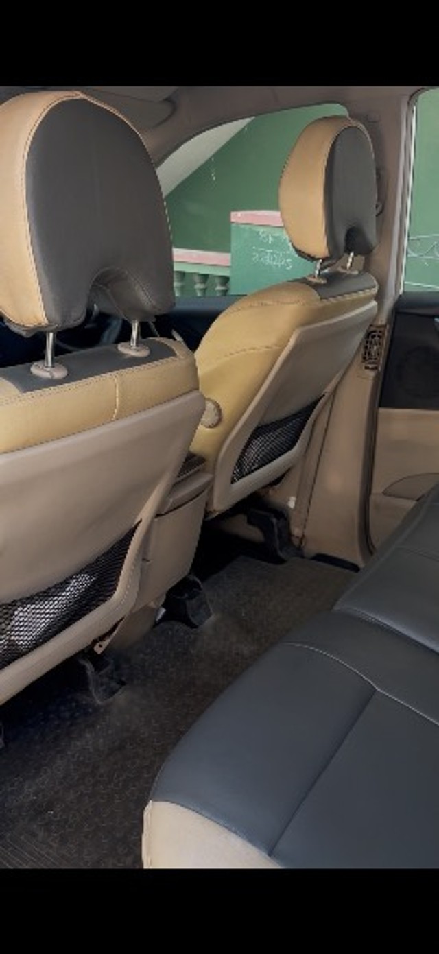 Second-hand 2016 Mahindra XUV500 R W10 FWD for sale in Shimoga-6