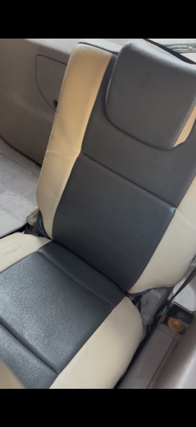 Second-hand 2016 Mahindra XUV500 R W10 FWD for sale in Shimoga-2