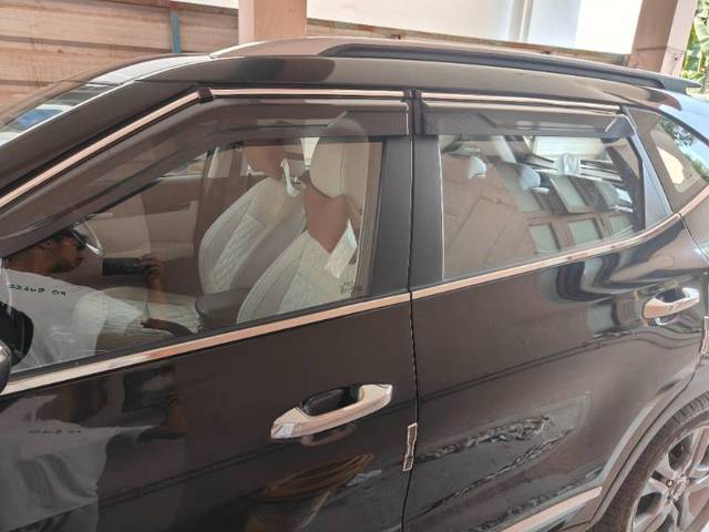 https://images10.gaadi.com/usedgaadi-sellcar/UsedCar/c6610481-c9f7-49de-9844-02a0f7498255/a6663c7a-2563-48c1-84bf-d3d5d312a465.jpg?imwidth=6401