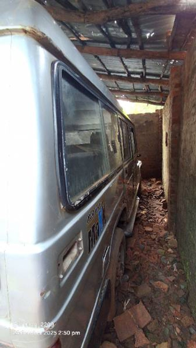 Second-hand 2003 Mahindra Jeep MAXX 10 seater for sale in Katni-2