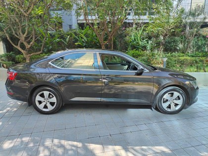 Second-hand 2018 Skoda Superb Style 1.8 TSI MT for sale in Mumbai