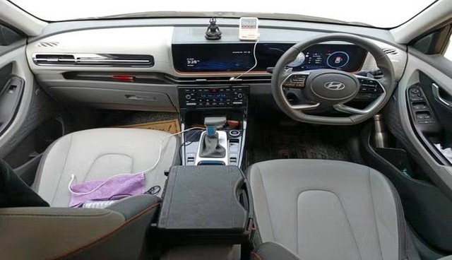 Second-hand 2025 Hyundai Creta SX (O) iVT for sale in Gandhinagar-6