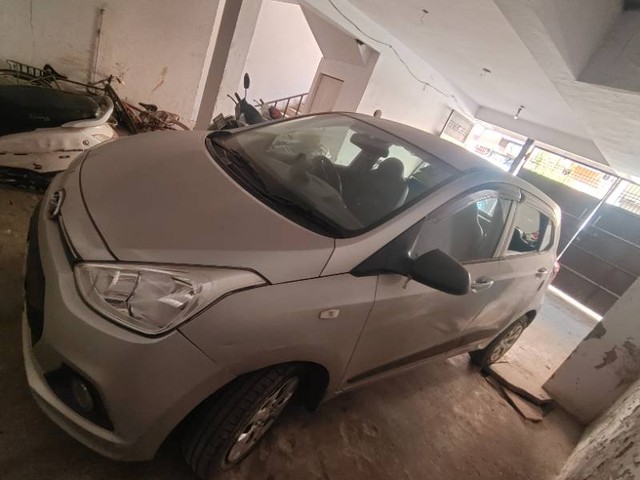 Second-hand 2013 Hyundai Grand i10 Magna for sale in Agra-2