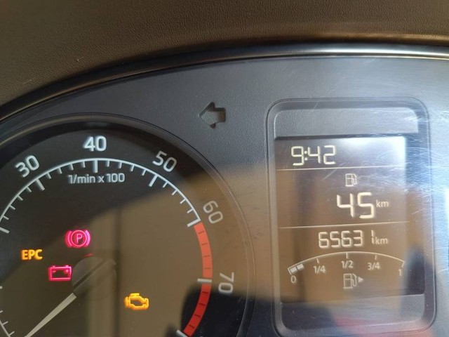 Second-hand 2014 Skoda Rapid 1.6 MPI Ambition Plus for sale in Navi Mumbai-3