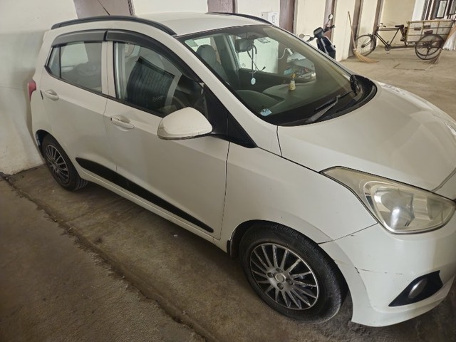 Second-hand 2015 Hyundai Grand i10 CRDi Sportz for sale in Sangrur-6