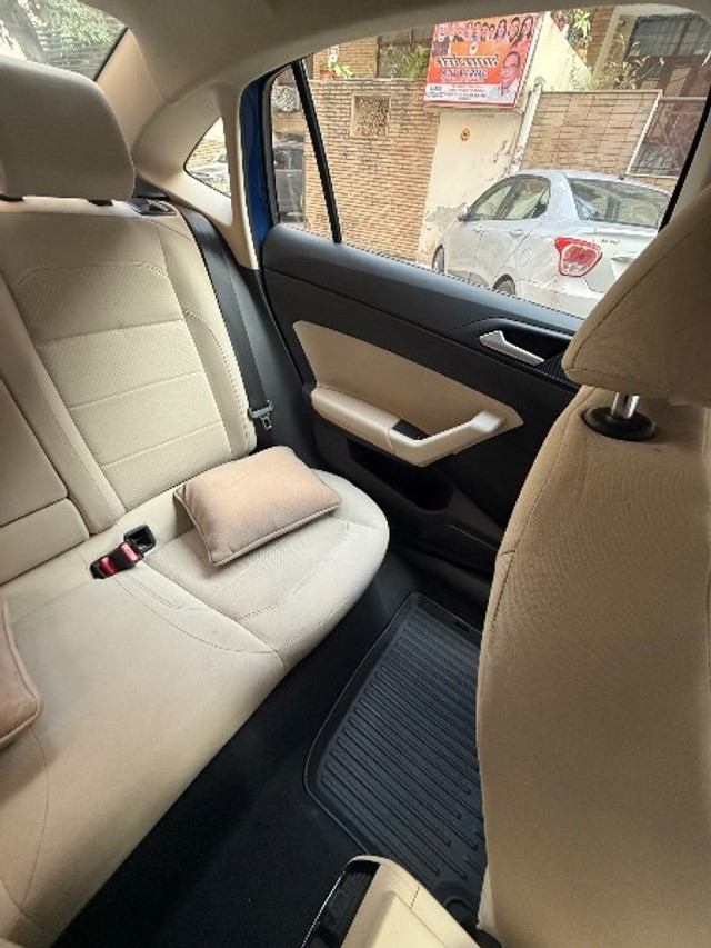 Second-hand 2023 Volkswagen Virtus Highline BSVI for sale in New Delhi-2