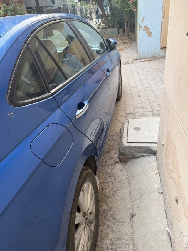 Second-hand 2023 Volkswagen Virtus Highline BSVI for sale in New Delhi-6