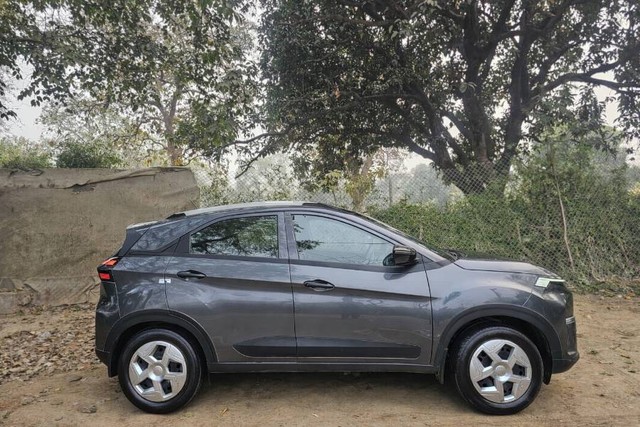 Second-hand 2025 Tata Nexon Smart Plus CNG for sale in Varanasi-1