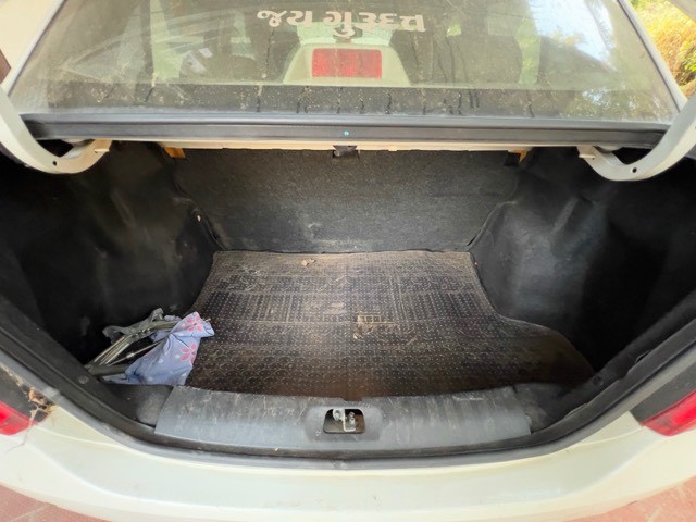 Second-hand 2013 Maruti Suzuki Swift Dzire VDI for sale in Mandvi (Kachchh)-10