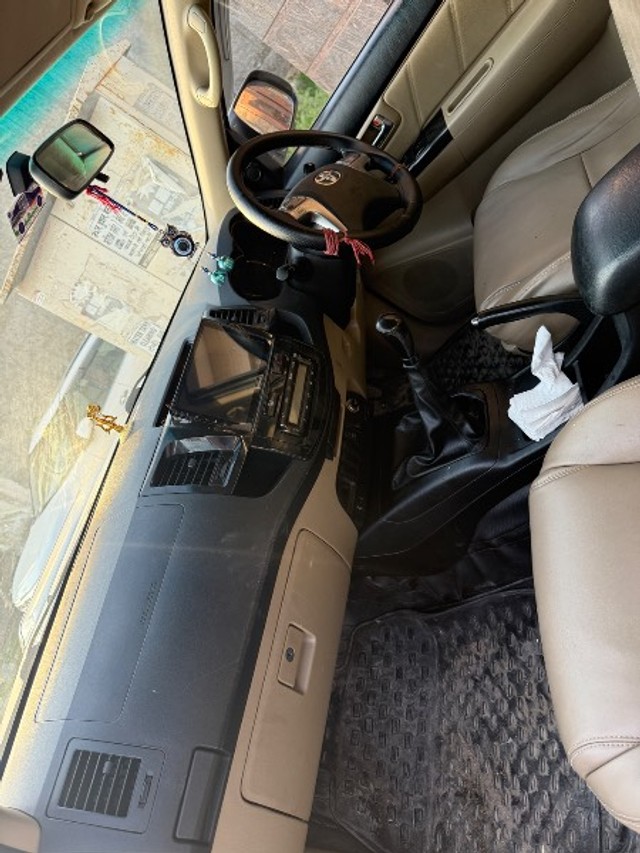 Second-hand 2015 Toyota Fortuner 4x2 Manual for sale in Kharar-5