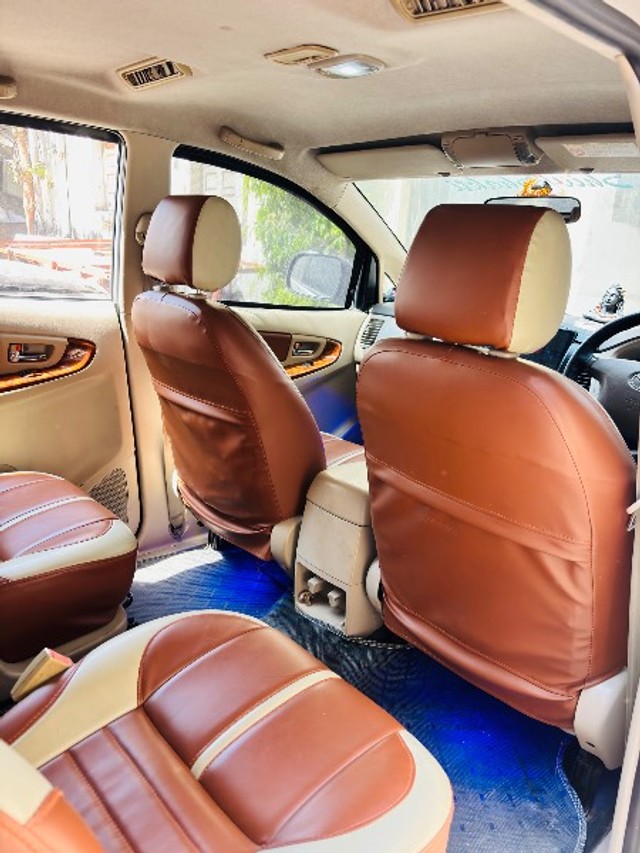 Second-hand 2008 Toyota Innova 2.5 V Diesel 8-seater for sale in Surat-8