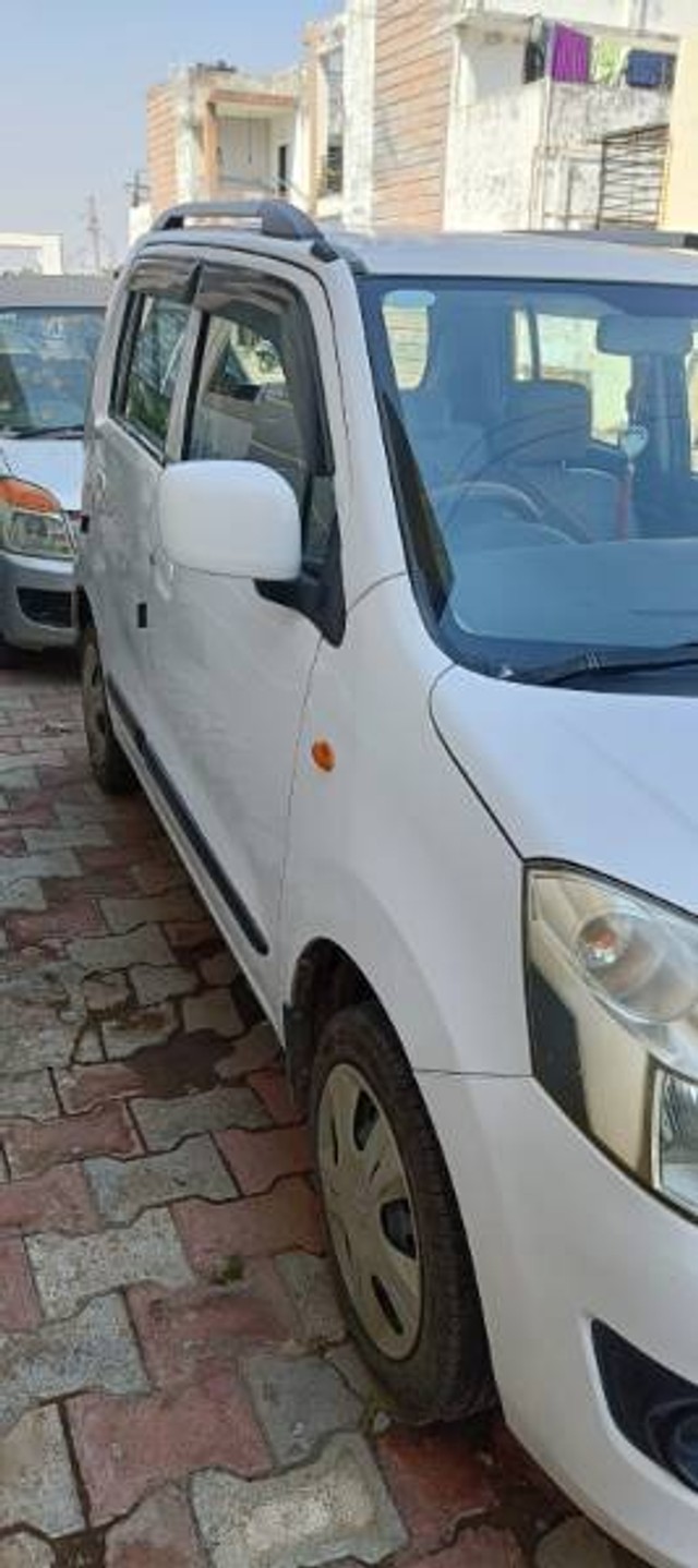 Second-hand 2017 Maruti Suzuki Wagon R LXI Optional for sale in Mansa (GJ)-3