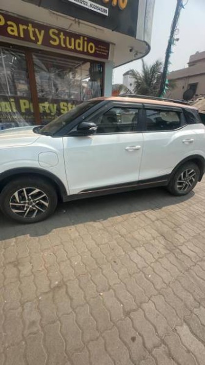 Mahindra XUV400 EV EL Fast Charger DT - Photo 1