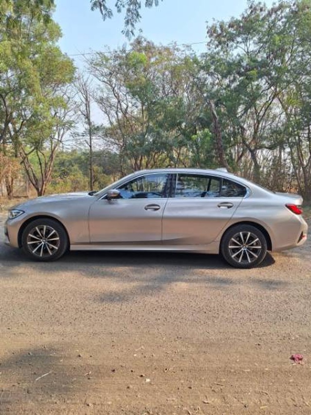 Second-hand 2022 BMW 3 Series 320d Luxury Line for sale in Nashik-3