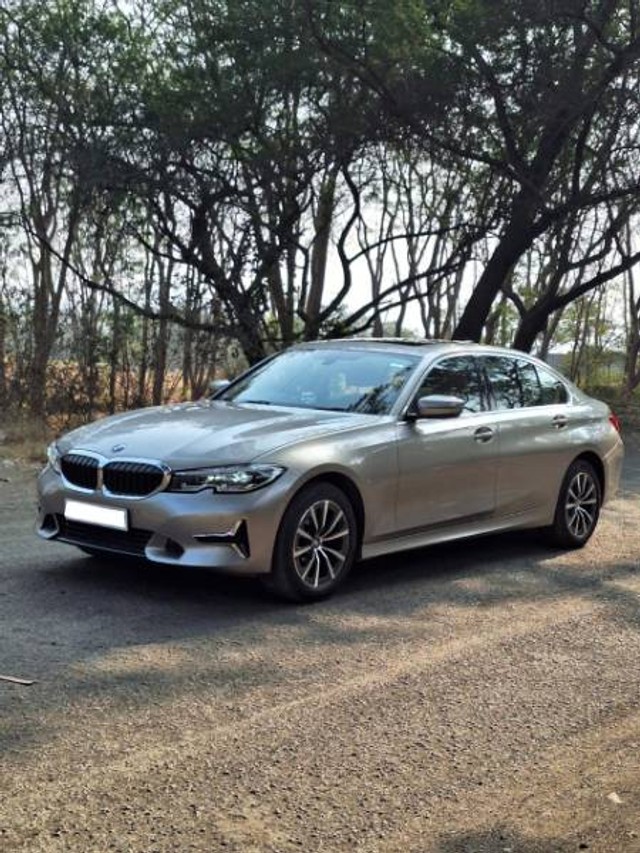 Second-hand 2022 BMW 3 Series 320d Luxury Line for sale in Nashik-4