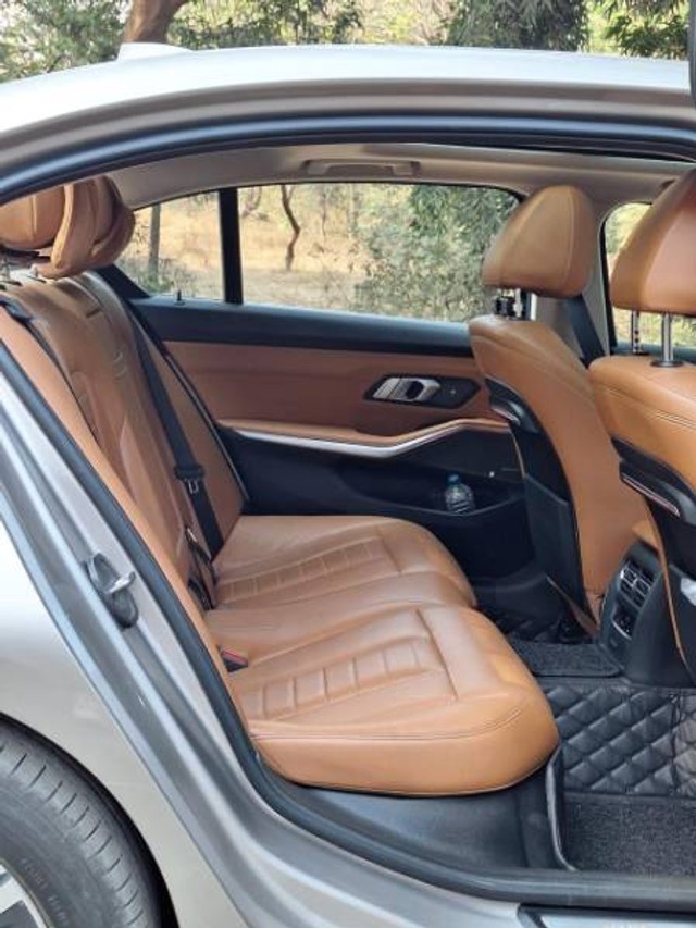 Second-hand 2022 BMW 3 Series 320d Luxury Line for sale in Nashik-10