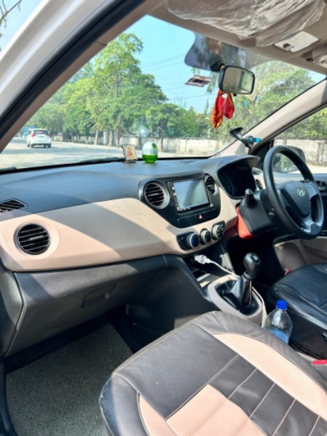 Second-hand 2017 Hyundai Grand i10 Magna for sale in Etawah-6