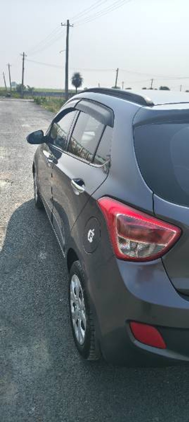 Second-hand 2014 Hyundai Grand i10 Sportz for sale in Nandyal-5