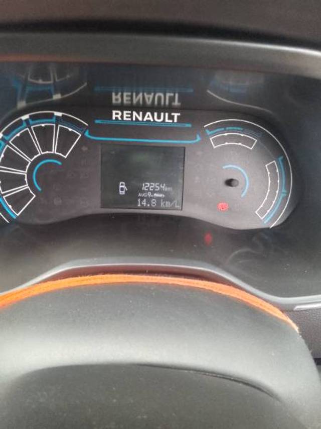 https://images10.gaadi.com/usedgaadi-sellcar/UsedCar/c68fb4dd-fadf-45a1-85b2-1dee8ddd5bf6/beb8a378-f863-42a5-9902-7e2db1c356a8.jpg?imwidth=6402
