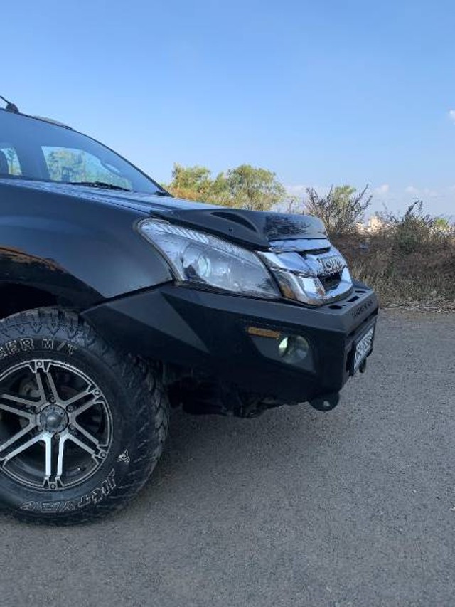 Second-hand 2017 Isuzu D-Max 4X4 for sale in Pune-5