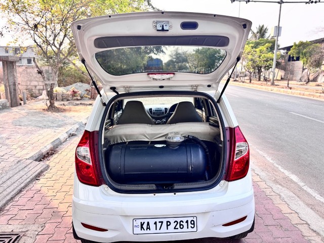 Second-hand 2014 Hyundai i10 Sportz 1.1L LPG for sale in Shimoga-11