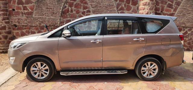 https://images10.gaadi.com/usedgaadi-sellcar/UsedCar/c6a08a32-0e1d-4d7f-ab19-2c274336dac6/0c651ccc-a60a-4dc1-94ed-302ea4dae034.jpg?imwidth=6402