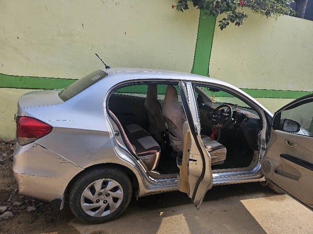 Second-hand 2015 Honda Amaze S i-Dtech for sale in Lucknow-11