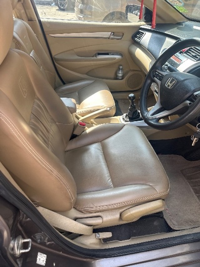 Second-hand 2011 Honda City 1.5 V MT for sale in Gautam Buddha Nagar-5