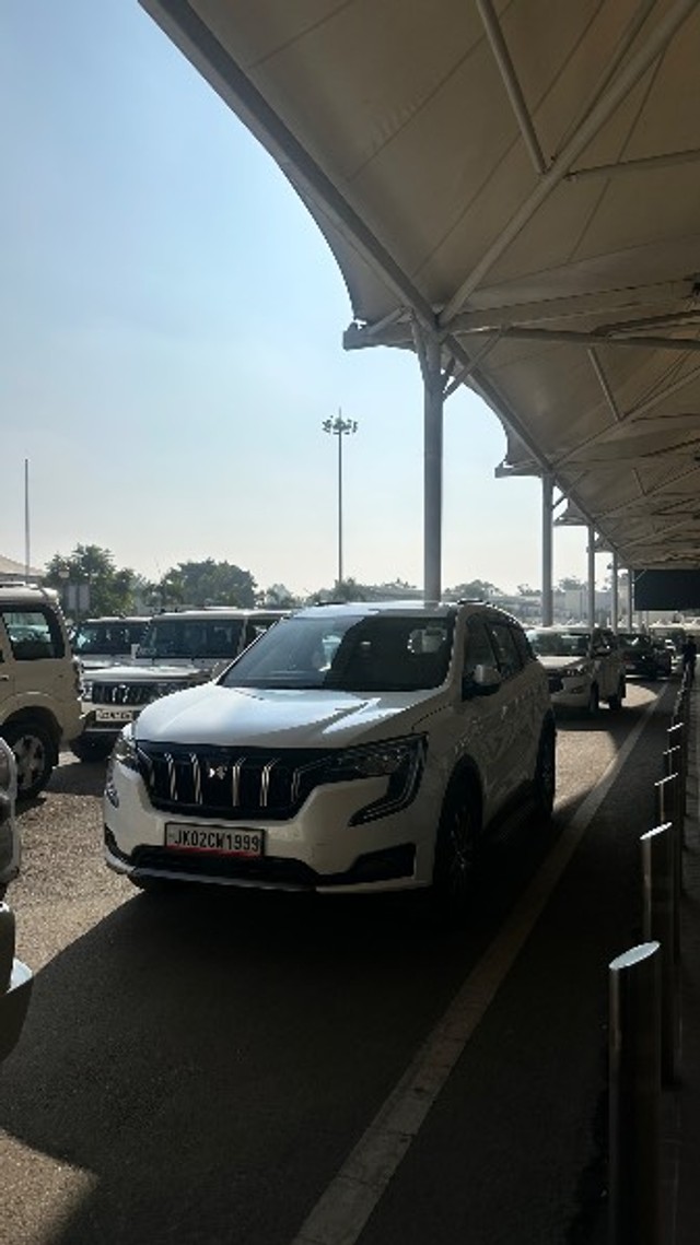 Second-hand 2022 Mahindra XUV700 AX5 7 Str Diesel AT BSVI for sale in Jammu-1