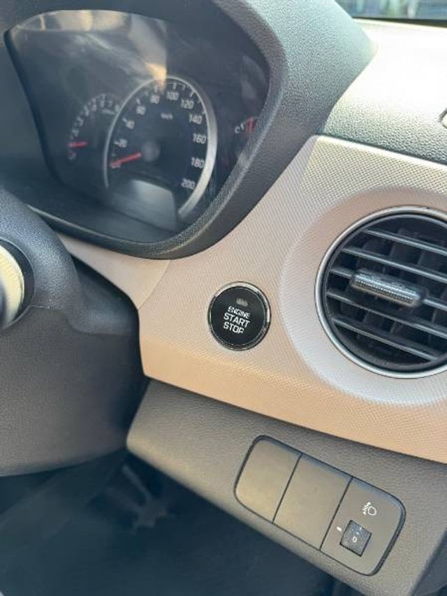 Hyundai Grand i10 Asta Second-hand 2014 Hyundai Grand i10 Asta for sale in Vapi-9